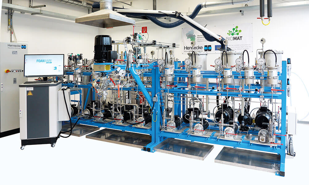 Hennecke's LABFOAM is the ideal partner for test series and product innovations in the slabstock foam sector, also using bio-based or recycled raw materials.