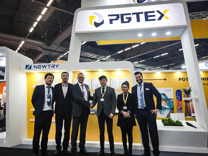 Foundation stone for a long-term partnership between PGTEX and Hennecke: successful transaction for a combined production plant for wet shot and HP-RTM applications at the JEC trade fair in Paris.
